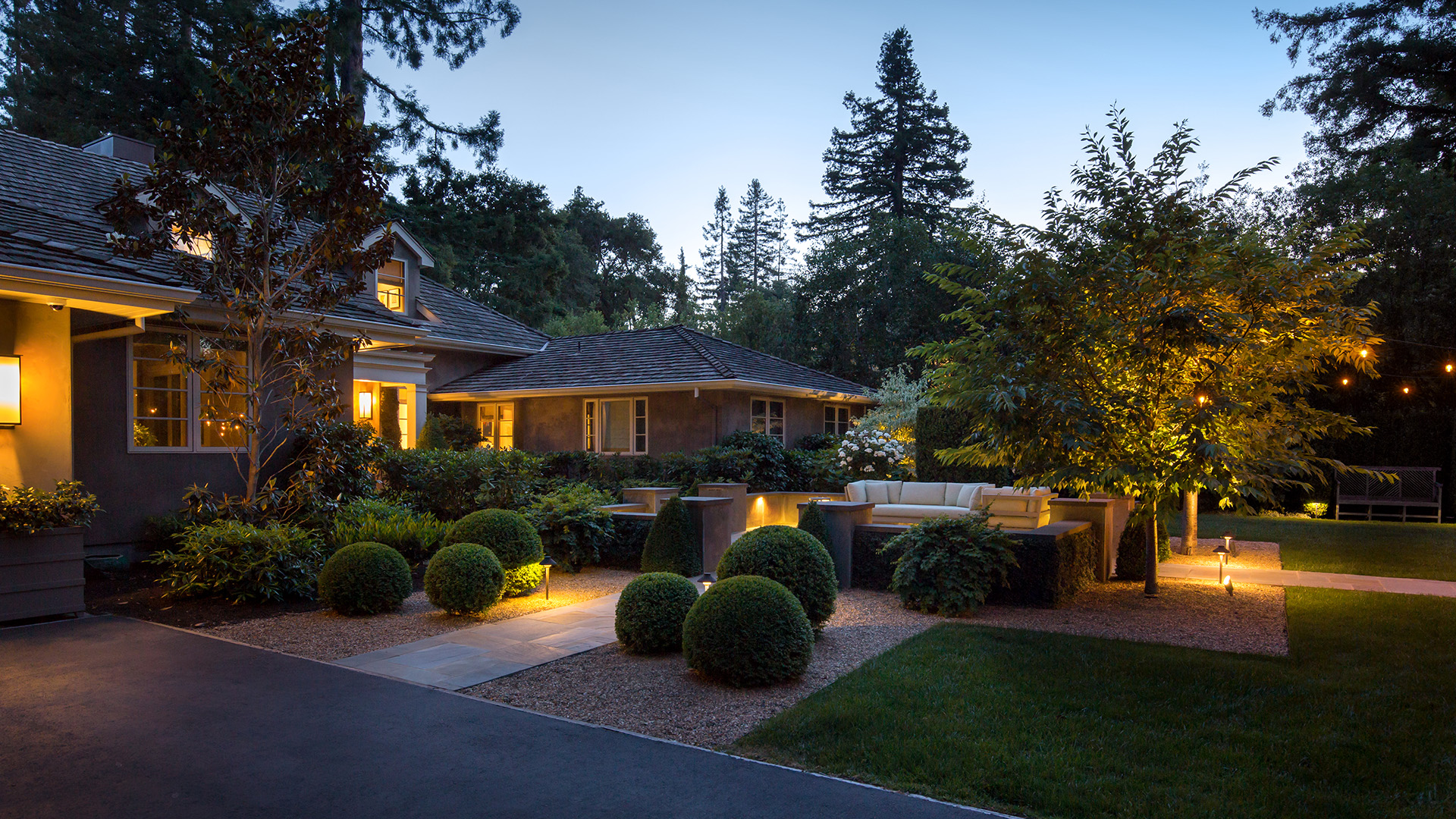 Image of yard and landscape light fixtures