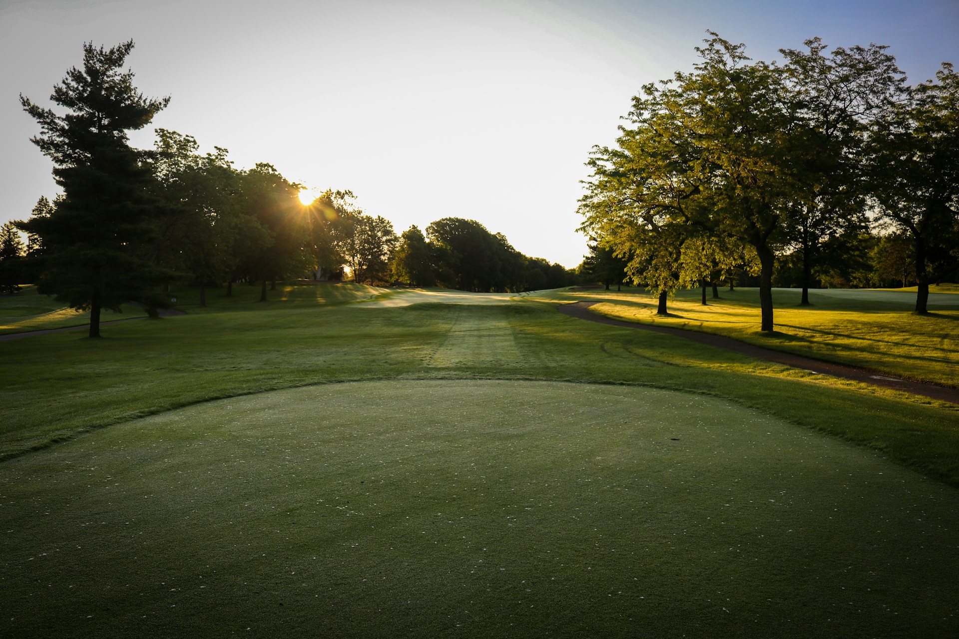 image of a golf course